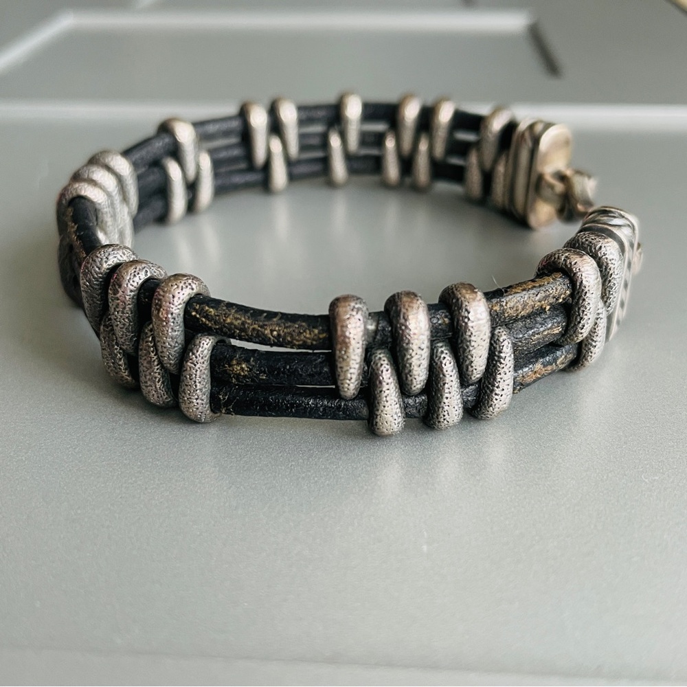 🎉Sold🎉 David Yurman Leather And Sterling Silver Cable Station Men’s Bracelet - Picture 3 of 9